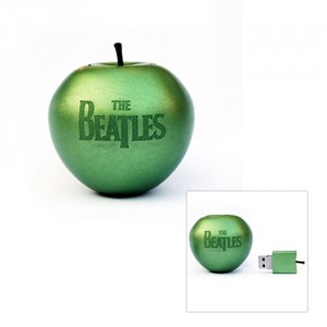 Les Beatles remastered en clé USB verte
