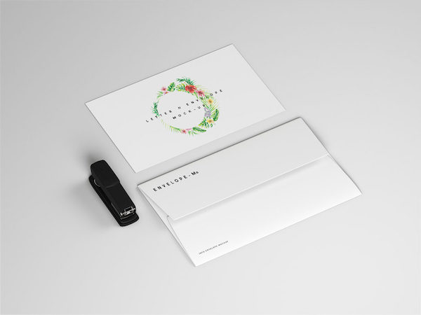 Mockup logo enveloppe