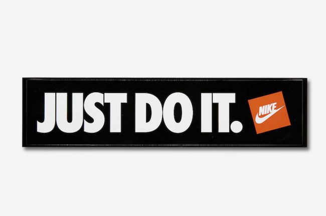 nike logo slogan graphiste