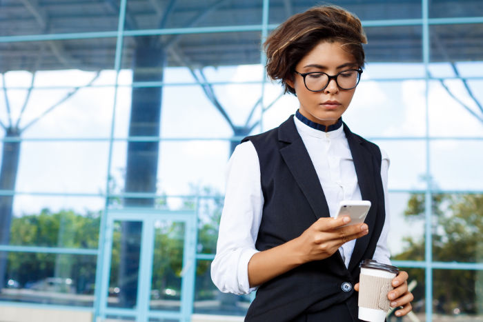 atteindre les prescripteurs et décisionnaires par email